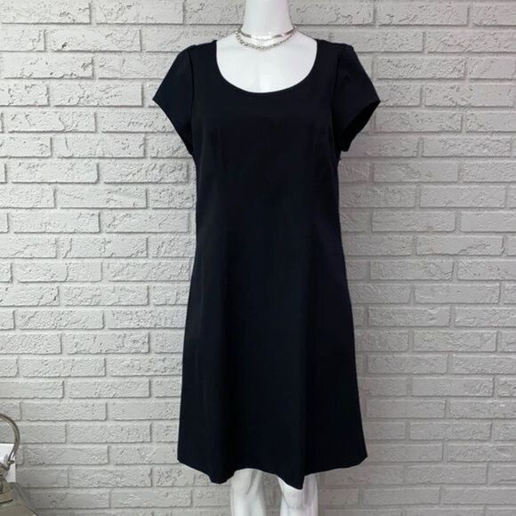 Isaac Mizrahi Women Short Sleeve Black Sheath Dress Size 10 - Picture 2 of 9